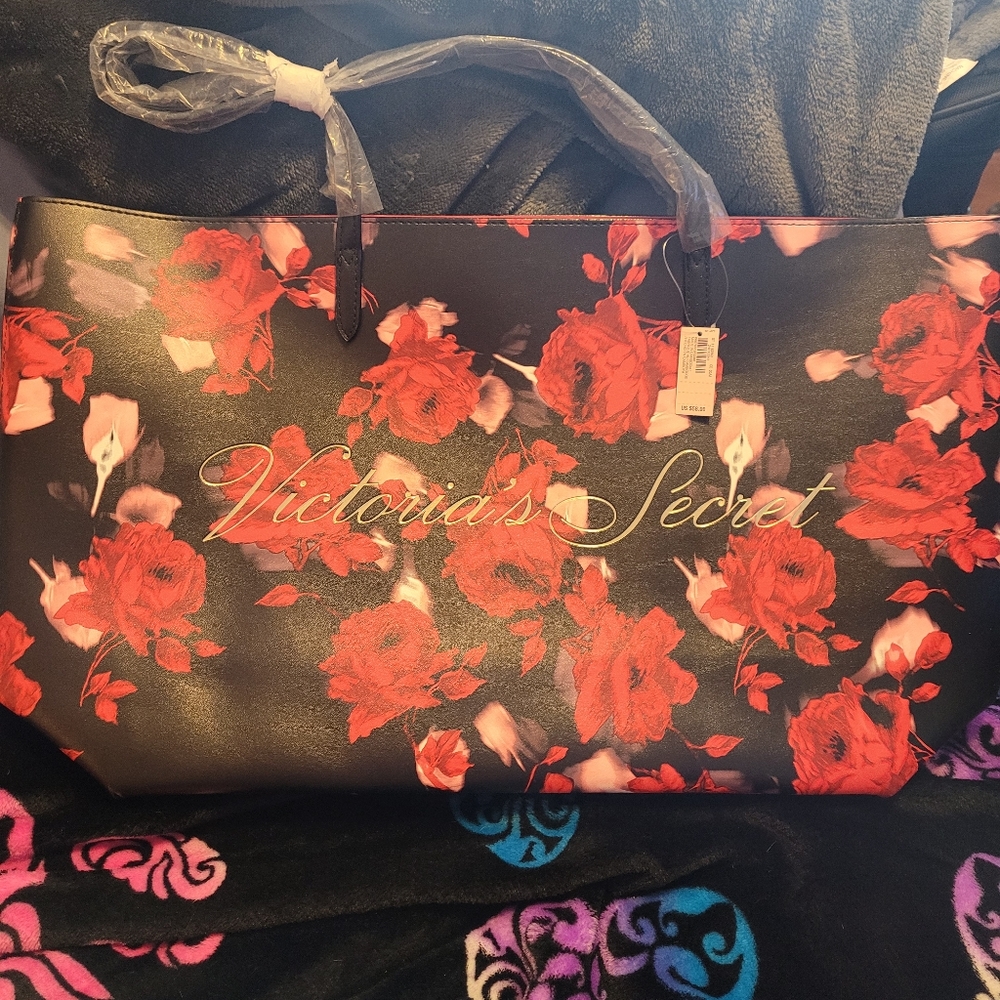 BNWT Victoria's Secret tote.. Gorgeous